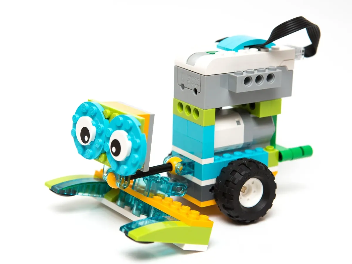 un camion lego en robotique